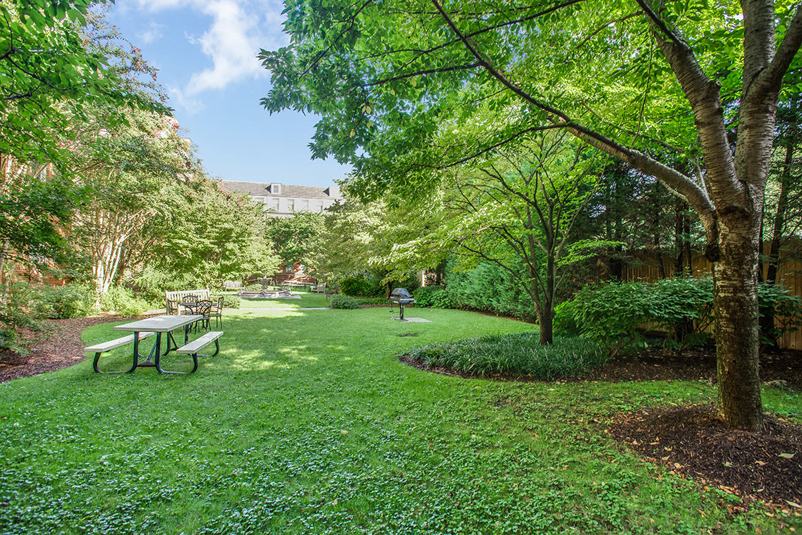 Apartments in Woodley Park Cathedral Mansions Photo Gallery